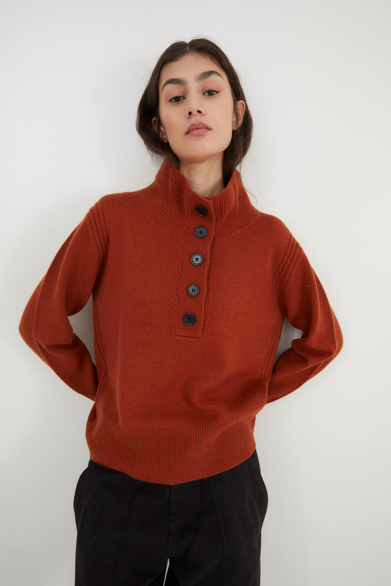 PULL À BOUTONS EN TRICOT TERRACOTTA