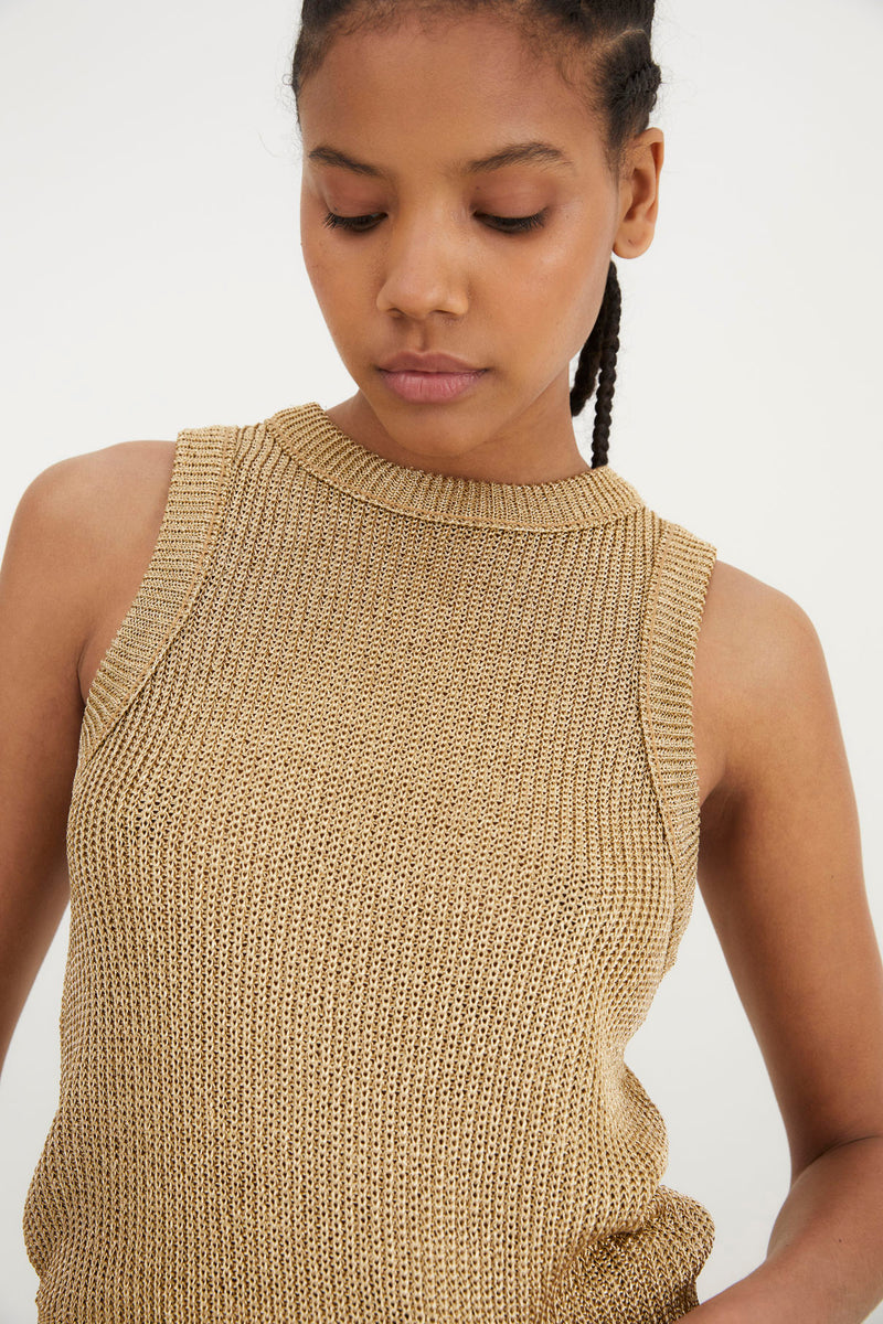 TOP HALTER EN TRICOT DORÉ